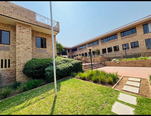 367M² OFFICE TO LET IN VORNA VALLEY
